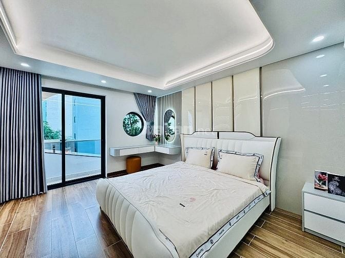 ⭐️Siêu phẩm 4 Lầu THANG MÁY tuyệt đẹp Cao cấp hẻm XH Nguyễn Văn Khối