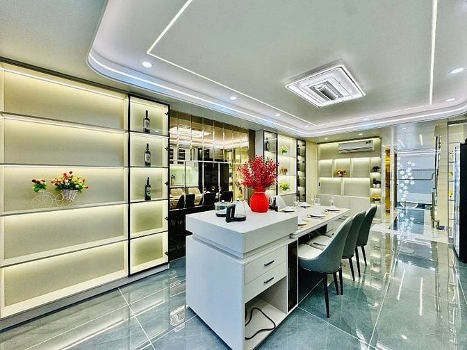 ⭐️Siêu phẩm 4 Lầu THANG MÁY tuyệt đẹp Cao cấp hẻm XH Nguyễn Văn Khối