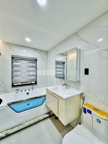 ⭐️Siêu phẩm 4 Lầu THANG MÁY tuyệt đẹp Cao cấp hẻm XH Nguyễn Văn Khối