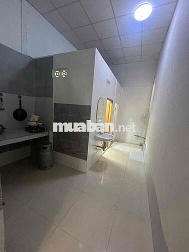 Nhà 2 phòng hẻm ô tô đường Hoàng Quốc Việt