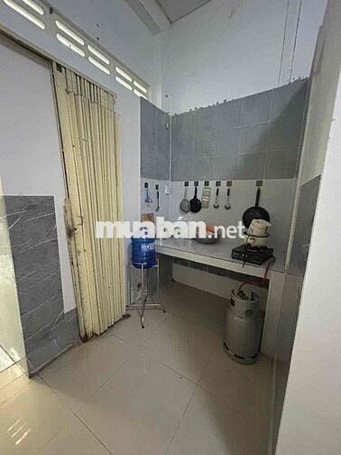 Nhà 2 phòng hẻm ô tô đường Hoàng Quốc Việt