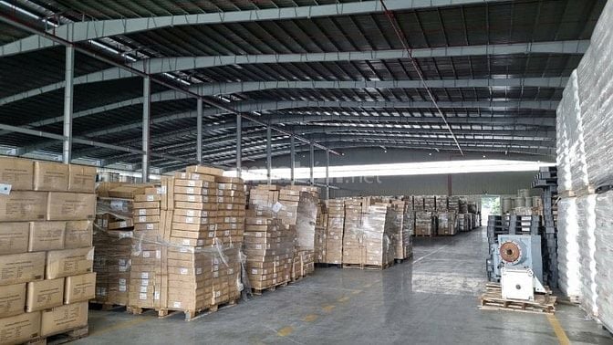 Bán kho xưởng 7.100m2,  KCN Đức Hòa,  Long An, có văn phòng:  1.000m2