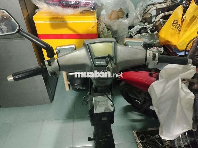 Xe máy Honda Cub 82 độ 100cc màu xám