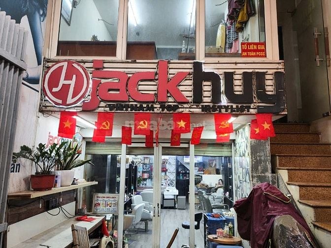 TUYỂN 2 NỮ THỢ PHỤ LƯƠNG 7tr- 13tr. TÔ NGỌC VÂN- TÂY HỒ. 