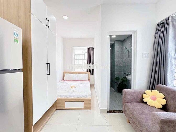 Căn Hộ Cửa Sổ Trời Gần Ga T3 - Etown Cộng Hoà Full Nội Thất