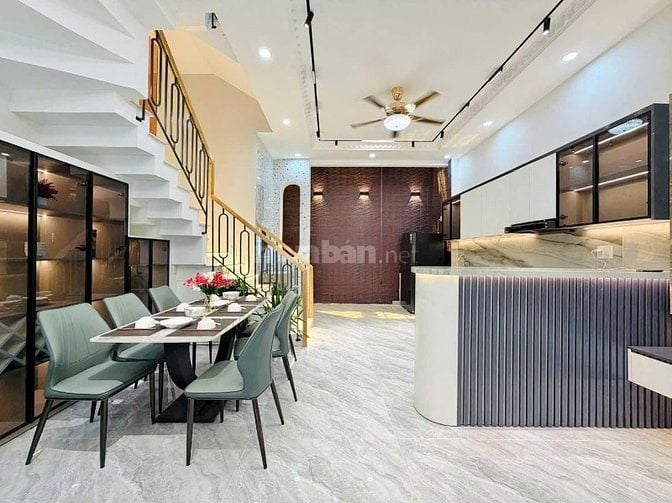 Ngay Nguyễn Đình Chính 70m2 giá 5ty970 HXH SHR kvuc đầy đủ tiện ích