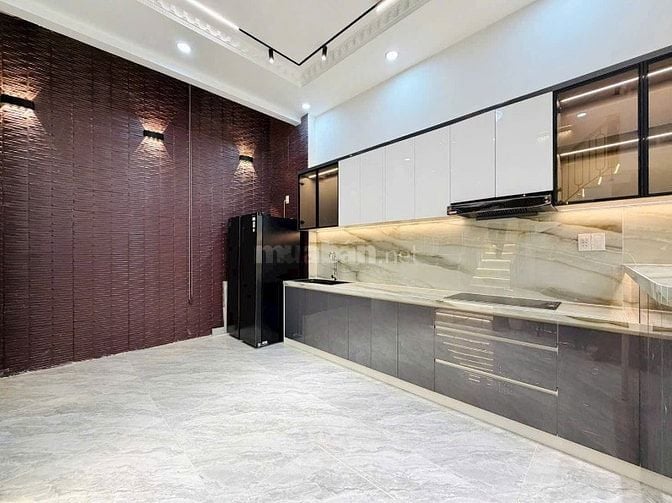 Ngay Nguyễn Đình Chính 70m2 giá 5ty970 HXH SHR kvuc đầy đủ tiện ích