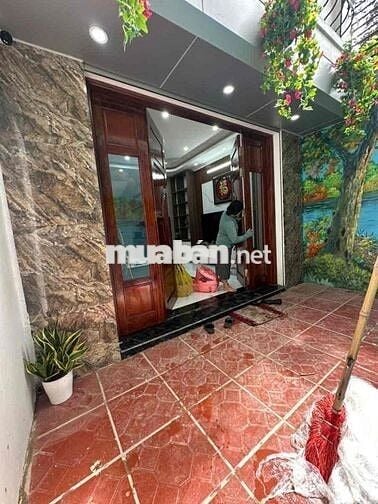 Bán Nhà Đẹp Mới Dưới 7 Tỷ 52m² 5 Tầng Cách Cầu Vĩnh Tuy Vài Bước Chân Bán Nhà Đẹp Mới Dưới 7 Tỷ 52m² 5 Tầng Cách Cầu Vĩnh Tuy Vài Bước Chân