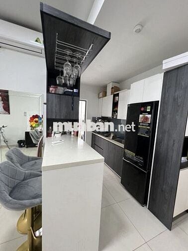 Căn hộ Emerald 71m² (2PN), 15Tr, Full Nội Thất, View CV, Sát Aeon