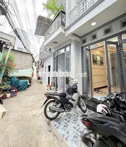 Nhà lầu 2 phòng 2 máy lạnh hẻm Phan Đình Phùng