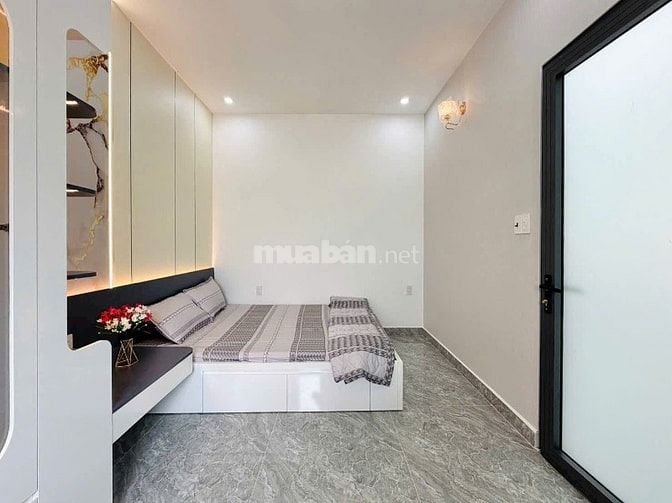 Ngay Nguyễn Đình Chính 70m2 giá 5ty970 HXH SHR kvuc đầy đủ tiện ích