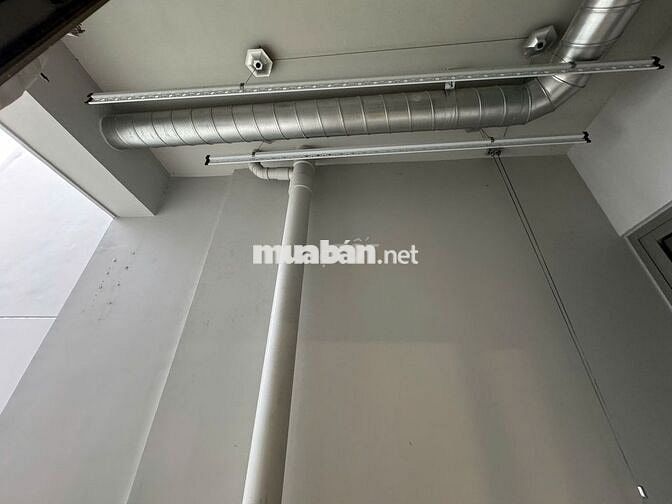 Cho thuê 6.5tr căn 2PN 2WC nội thất cơ bản cc West Gate