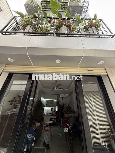 Bán nhà mới phường Ngọc Thuỵ, DT 32m, 3 tầng, Giá chỉ 5,5 tỷ Bán nhà mới phường Ngọc Thuỵ, DT 32m, 3 tầng, Giá chỉ 5,5 tỷ