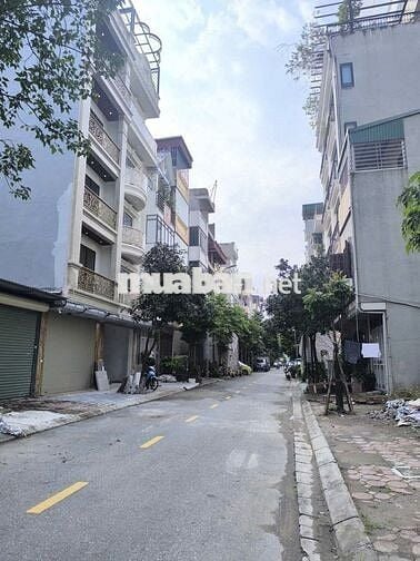 CẦN BÁN NHÀ THẠCH BÀN LONG BIÊN HÀ NỘI. CẦN BÁN NHÀ THẠCH BÀN LONG BIÊN HÀ NỘI.