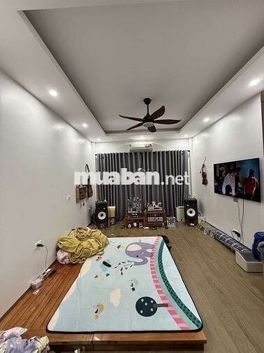 Bán nhà mới phường Ngọc Thuỵ, DT 32m, 3 tầng, Giá chỉ 5,5 tỷ Bán nhà mới phường Ngọc Thuỵ, DT 32m, 3 tầng, Giá chỉ 5,5 tỷ