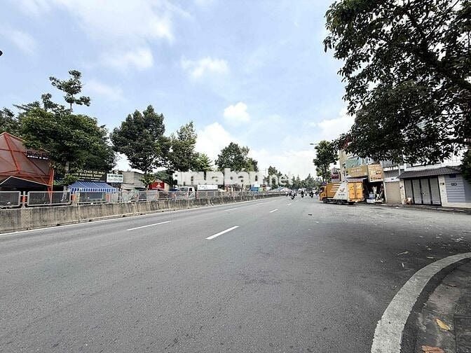 Bán CHDV 5 tầng đường Số 9, Linh Tây, cách Phạm Văn Đồng 100m, gần đại