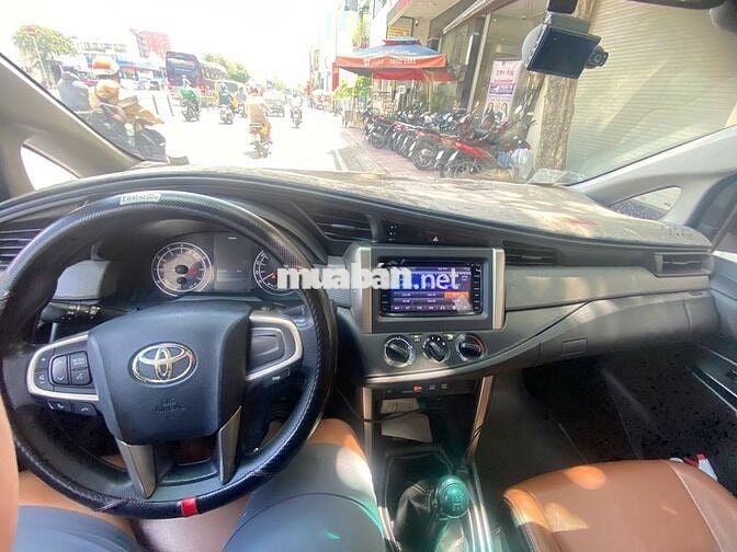 CHO THUÊ XE TỰ LÁI INNOVA 2017–8 CHỖ TẠI TP.HCM!