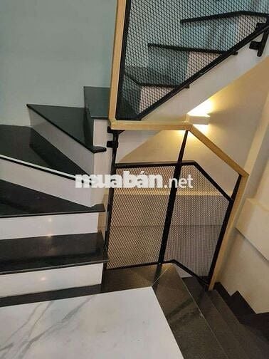 BÁN NHÀ NGỌC THUỴ, NGAY VƯỜN HOA ĐẦU CẦU LONG BIÊN,32M,5TẦNG,GIÁ 6,5TỶ BÁN NHÀ NGỌC THUỴ, NGAY VƯỜN HOA ĐẦU CẦU LONG BIÊN,32M,5TẦNG,GIÁ 6,5TỶ