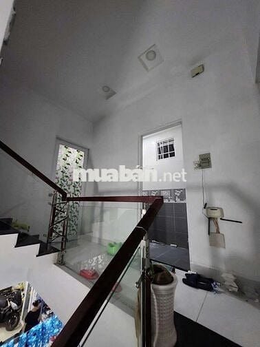 Bán nhà Mặt Tiền Lưu Hữu Phước DT Khủng