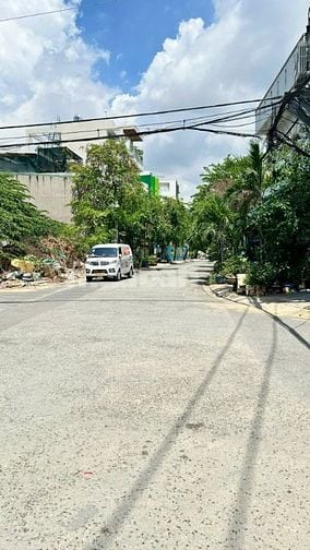 Bán đất 111,9m2 ( 4.5 x 24.86 ) , mặt đường 12m , vỉa hẻ 2m , 