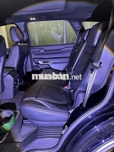 Ford Everest 2024 Titanium 2.0L 4x2 AT - 3000 km