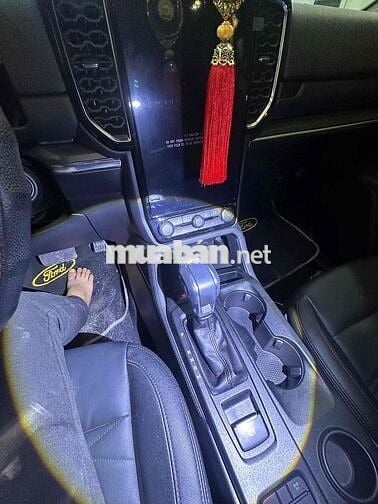 Ford Everest 2024 Titanium 2.0L 4x2 AT - 3000 km