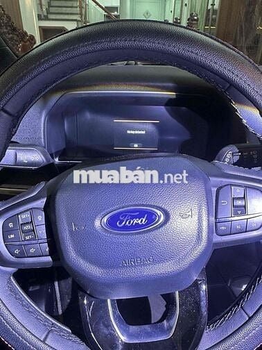 Ford Everest 2024 Titanium 2.0L 4x2 AT - 3000 km