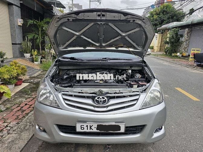 Innova 2010 G số sàn, xe gia đình