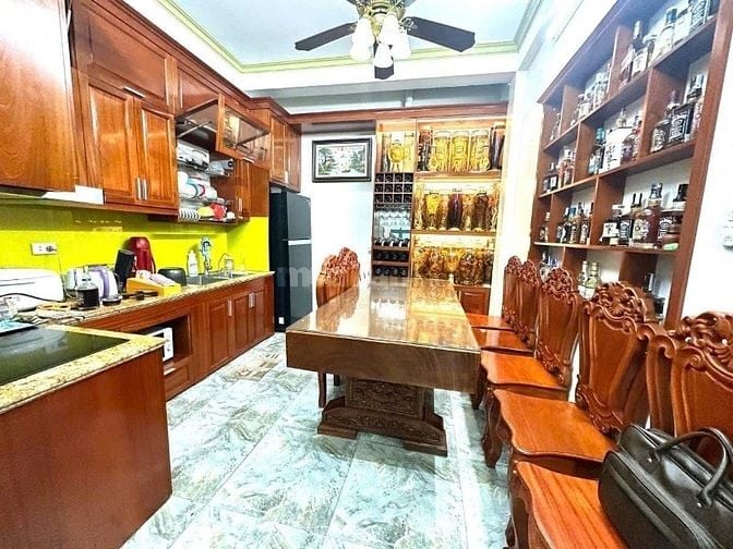 Siêu Phẩm! Phố Hoàng Văn Thái, Gara Ô Tô 7 chỗ, 2 Thoáng, 46m2, 5T, 18