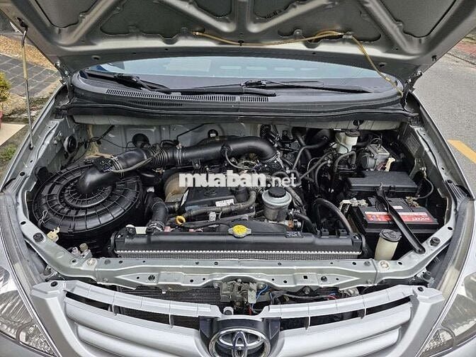 Innova 2010 G số sàn, xe gia đình