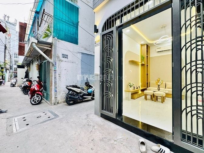 Nhà đẹp xây mới 3 Tầng- Sân thượng- Sau căn MT Nguyễn Trọng Tuyển