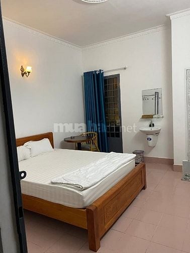 Sang Nhượng Khách sạn Bình Dân tại TT TP Bến Tre