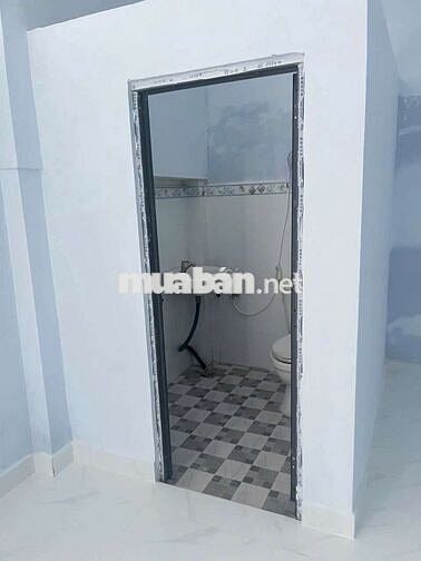 CHO THUÊ NHÀ MỚI ĐẸP CÓ SÂN TRUOC TO 9,3X10 HẺM 1991 LÊ VĂN LƯONG