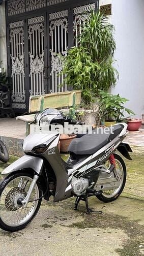 Xe số Honda Future 125i màu xám bạc