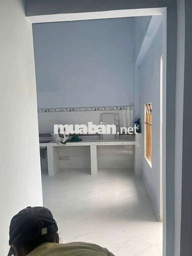 CHO THUÊ NHÀ MỚI ĐẸP CÓ SÂN TRUOC TO 9,3X10 HẺM 1991 LÊ VĂN LƯONG