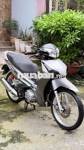 Xe số Honda Future 125i màu xám bạc