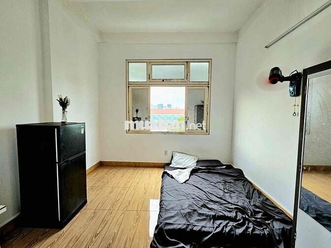 Căn hộ mini Full nội thất cửa sổ lớn kế cầu Nguyễn Văn Cừ