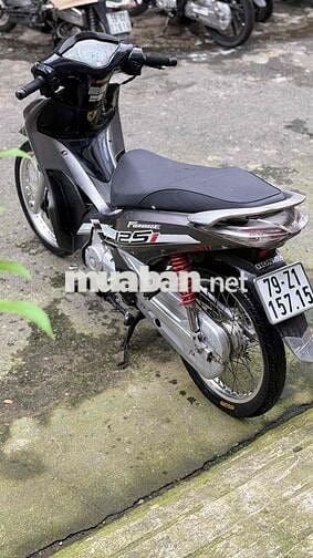 Xe số Honda Future 125i màu xám bạc