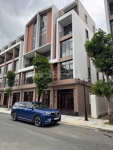 Bán liền kề Phân Khu ánh Dương AD19-Vin 3, DT 64m- MT4m , giá 9,7 tỷ, 