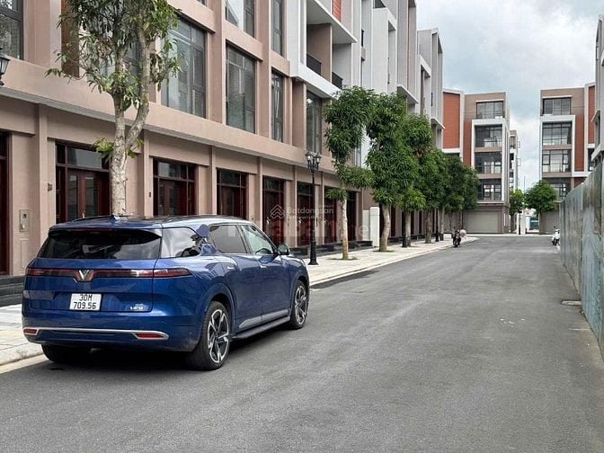 Bán liền kề Phân Khu ánh Dương AD19-Vin 3, DT 64m- MT4m , giá 9,7 tỷ, 