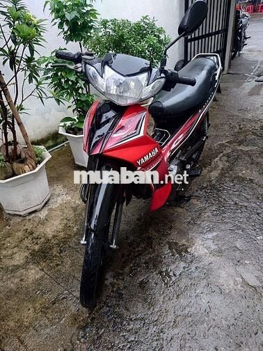 Xe máy Yamaha Sirius RC màu đỏ đen