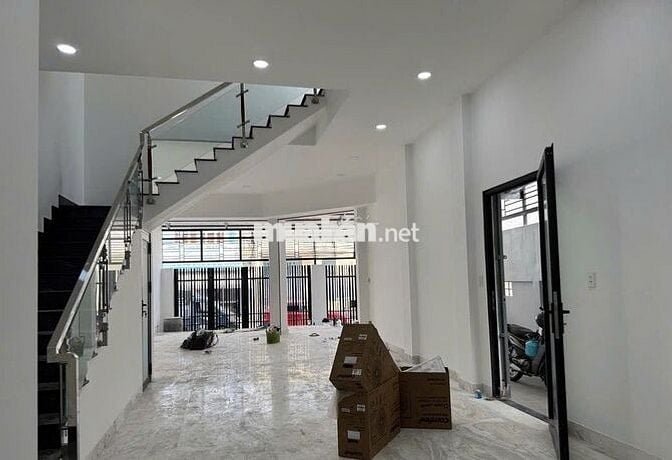 Cho thuê nhà mặt tiền đường Phan Thúc Duyện, dt 7x25 trệt 3 lầu