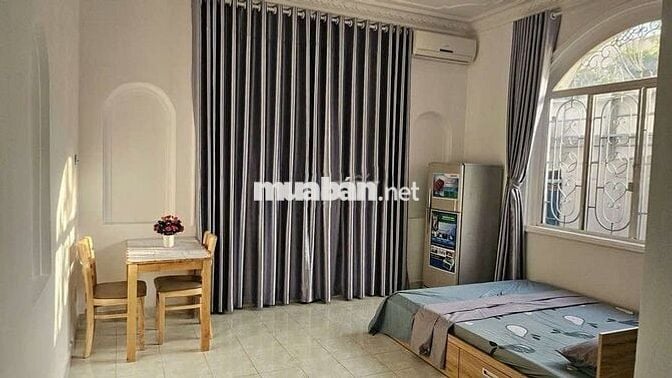 Cho thuê nhà mặt tiền đường Phổ Quang, dt 10x35 trệt 2 lầu