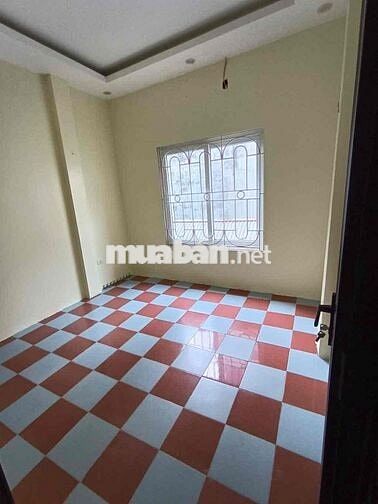 Hiếm! Nhà Vĩnh Hưng 36m²- dân xây- ô tô đỗ gần- giá tầm trung.