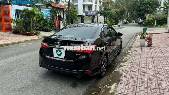 Toyota Corolla Altis 2016 2.0V - 128000 km