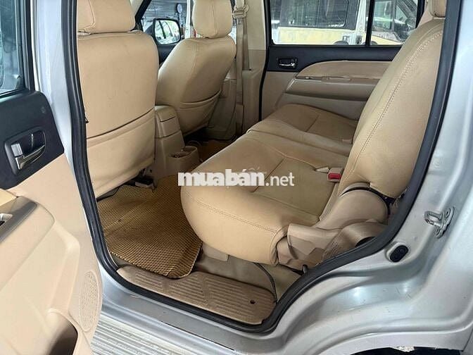 Ford Everest 2010 2.5L 4x4 MT - 115000 km