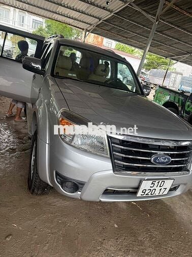 Ford Everest 2010 2.5L 4x4 MT - 115000 km