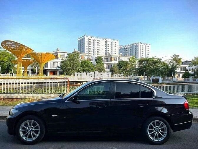 BMW 320i 2010 màu đen, ghế da, 113.000 km