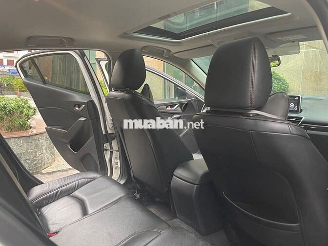 Mazda 3 sx 2015 số tự động màu trắng