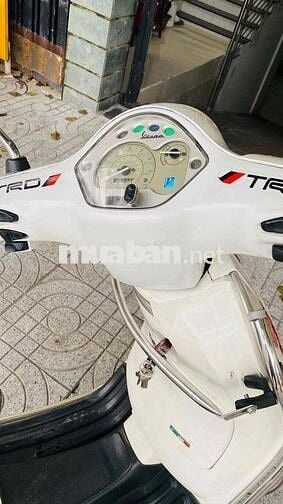 Cần bán Vespa LX125,máy 3Vie đời 2015(K9C) bs VIP